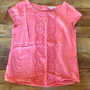 Loft eyelet top